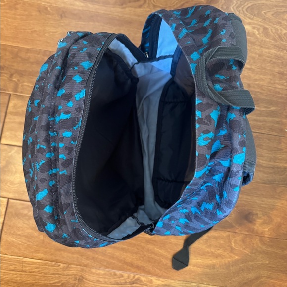 Trans by Jansport teal camo backpack - Picture 8 of 9